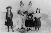 1901-Festa Patronal-Rosalía Consuelo, Lucila i Milagrito Montoliu Torán