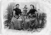 Cayetana i Regina Baviera Navarro (les dels Frares), en 1909