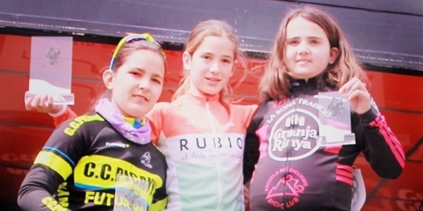 podium_alevin_femeni