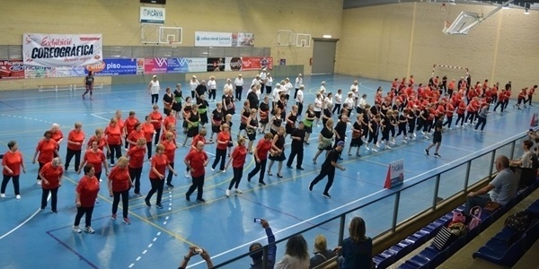 Exhibició coreogràfica de persones majors de l'Horta Sud