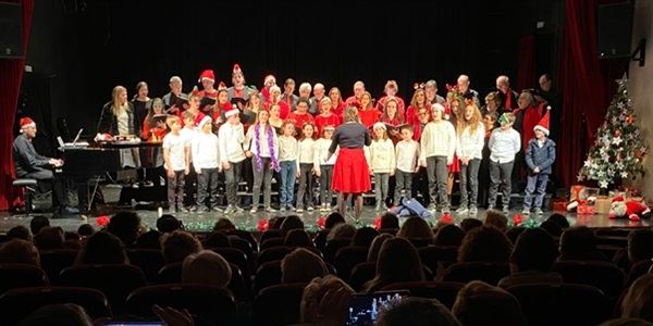 Festival Solidari Cáritas · Cors de la Unió Musical de Picanya
